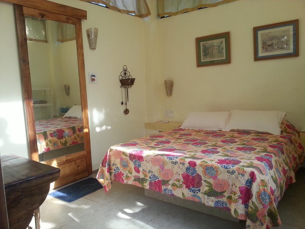 Michele'S Garden Bed & Breakfast อันจูนา ภายนอก รูปภาพ